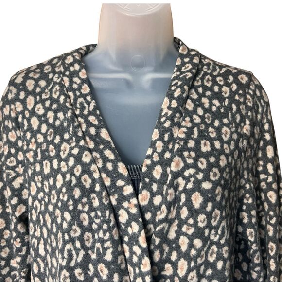 Lazy Sunday Super Soft Gray Animal Print Open Front Long Cardigan Sz M Pockets - Picture 2 of 9